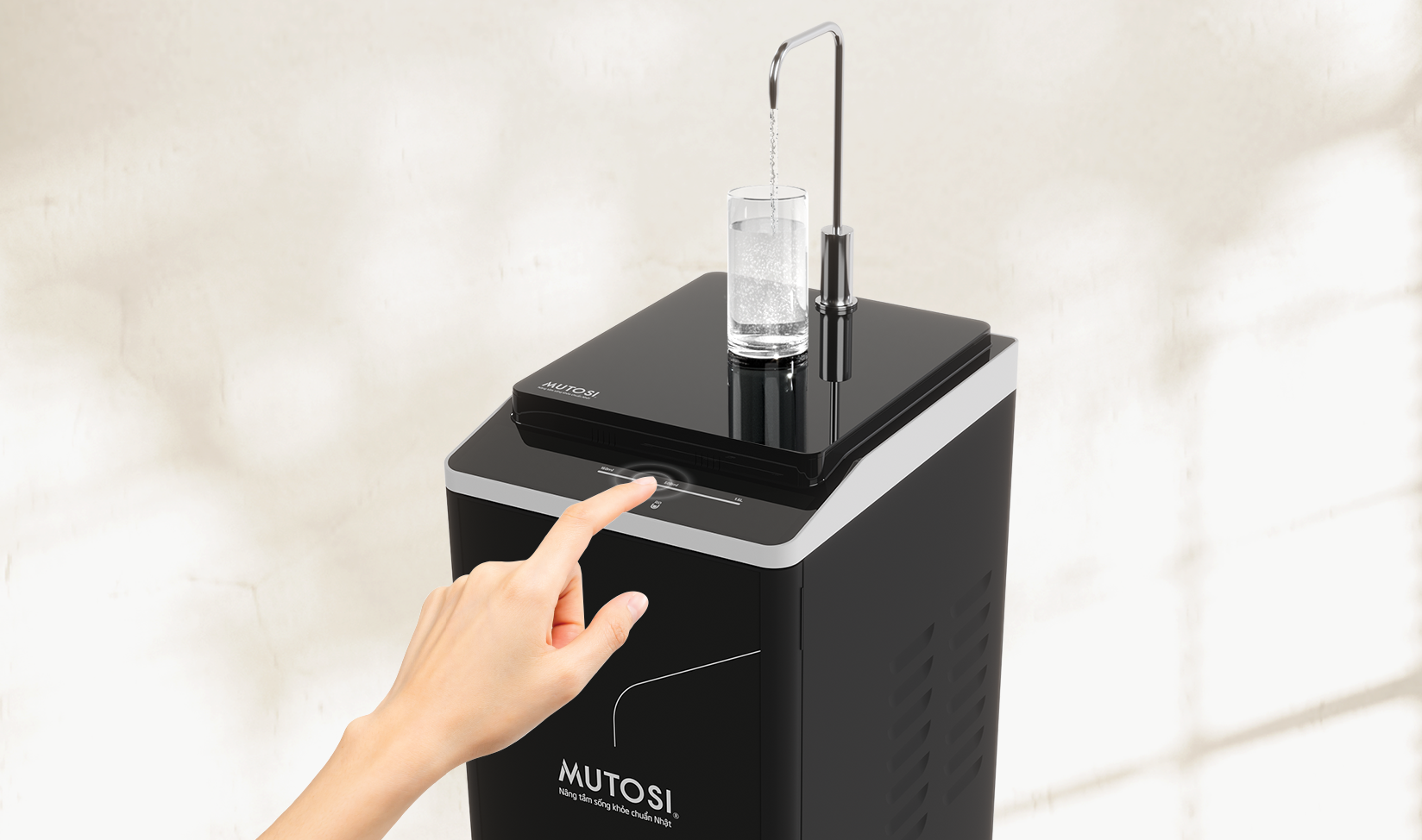 Máy lọc nước 10 lõi Mutosi MP-F1001 thiết kế mặt điều khiển cảm ứng hiện đại